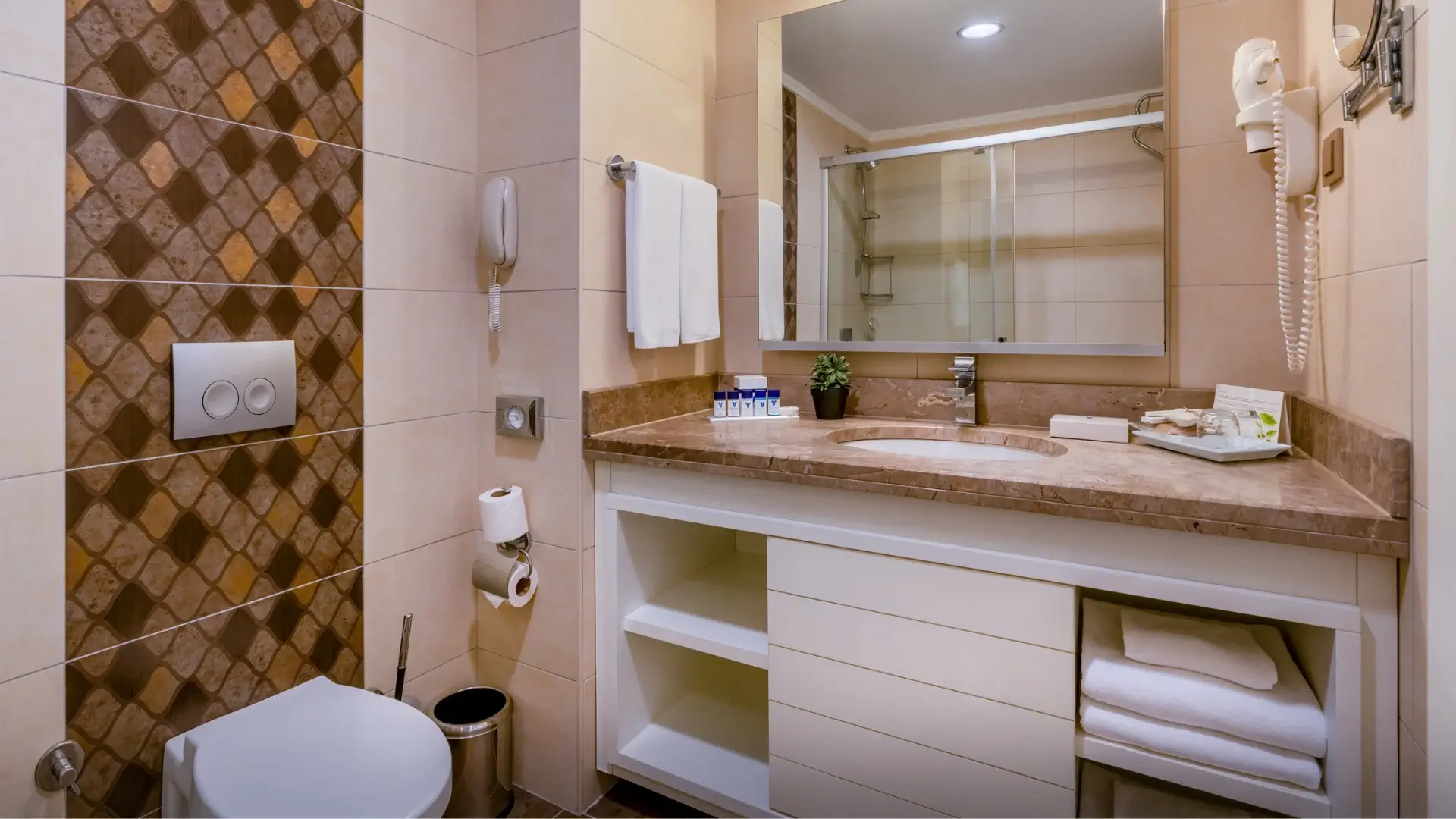 Ara Kapılı Aile Odası